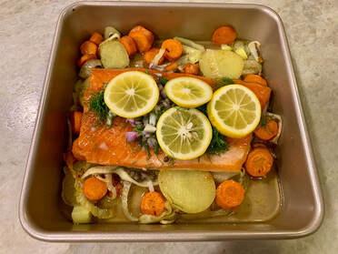 Salmon baked with fennel , leeks, 